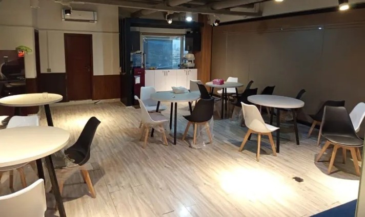 Building for Rent, Clifton, Karachi