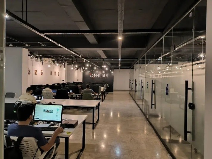 Office for Sale, Main Boulevard Gulberg, Lahore