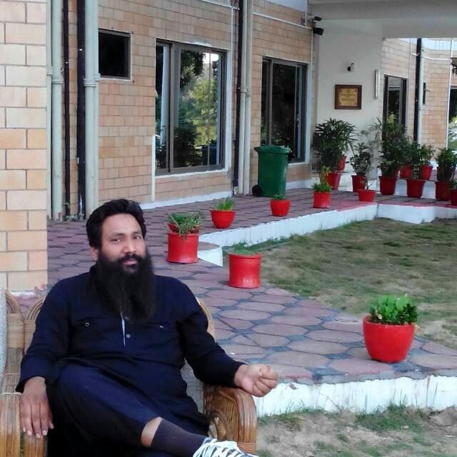 Talat Waheed Estate
