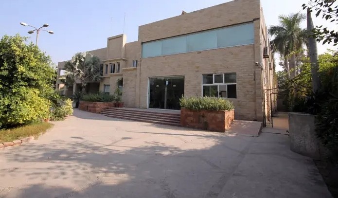 Commercial Building for Rent, Gulberg 3, Lahore