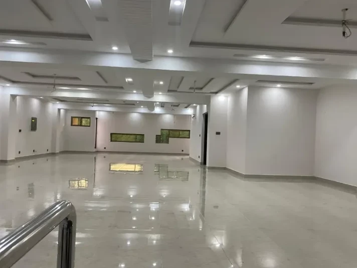 Building Available for Rent, Pine Avenue, Lahore