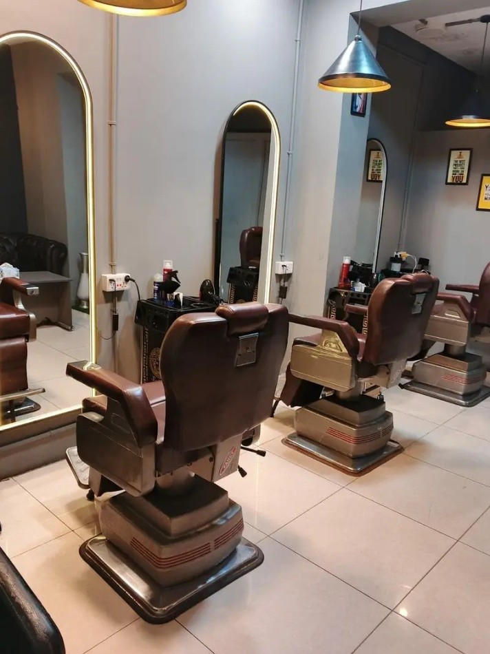 Saloon for Sale - F-7 Markaz - Islamabad