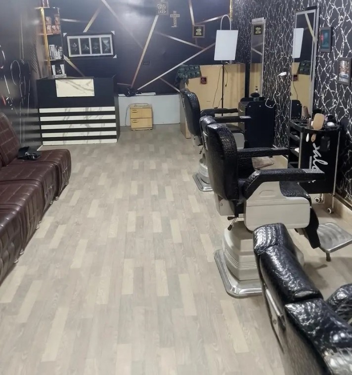 Mens Salon for Sale - Larechs Colony - Lahore