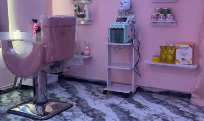 Salon setup for sale - New City - Wah