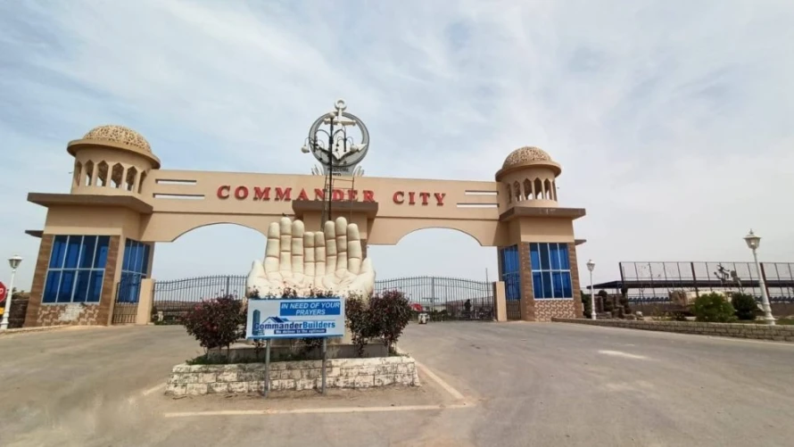 Commander City