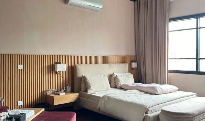 Portion for Rent, DHA Phase 8, Karachi